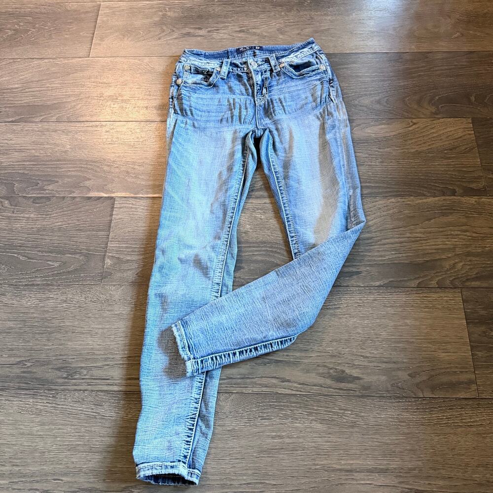 Miss Me Sz. 26 Mid Rise Skinny Jeans Rhinestone Heart Bling Y2K Western Cowgirl